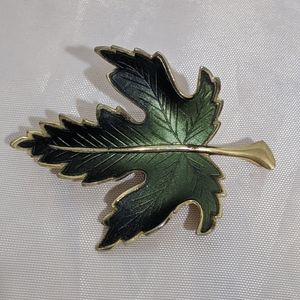 Vtg Green & Gold Maple Leaf Enamel Metal Brooch  Jewelry